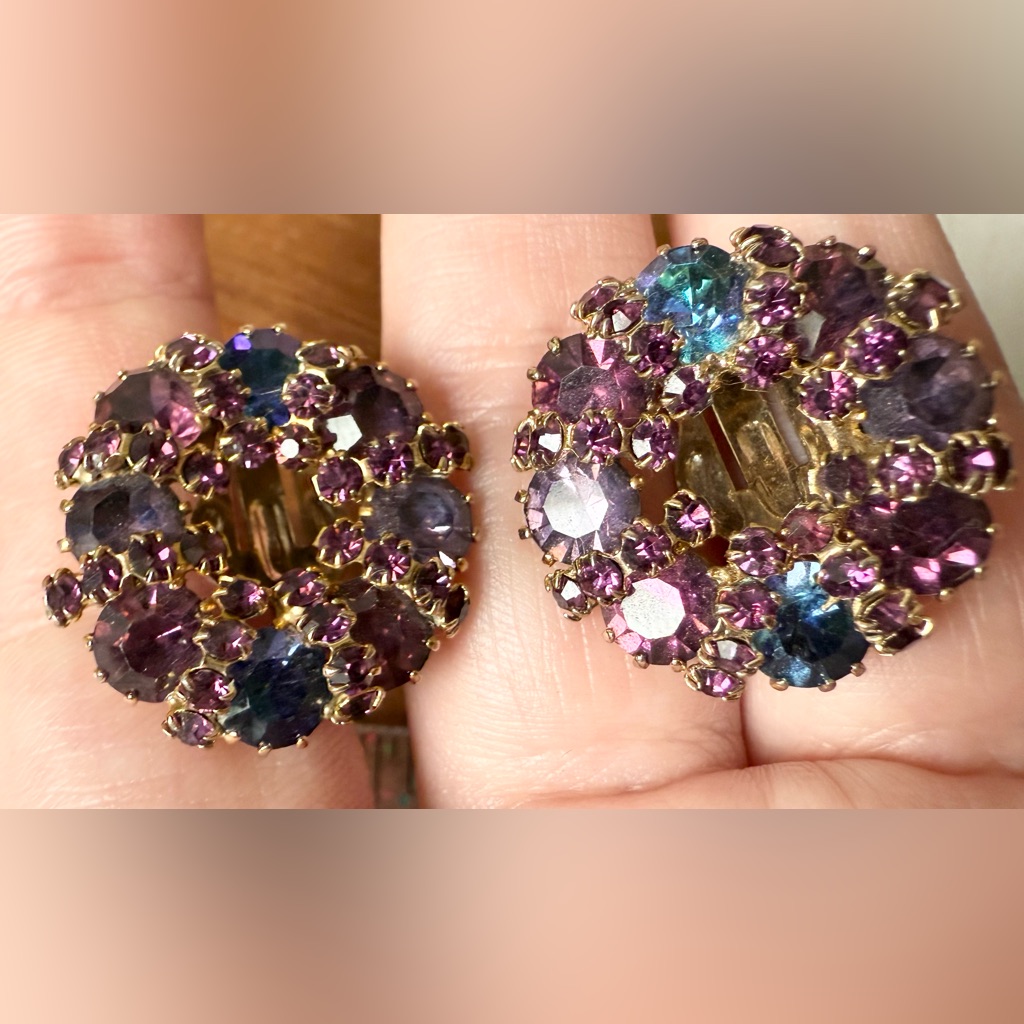 Vtg Weiss Signed Circle Purple And Blue Multicolor Rhinestone Clip On Earrings